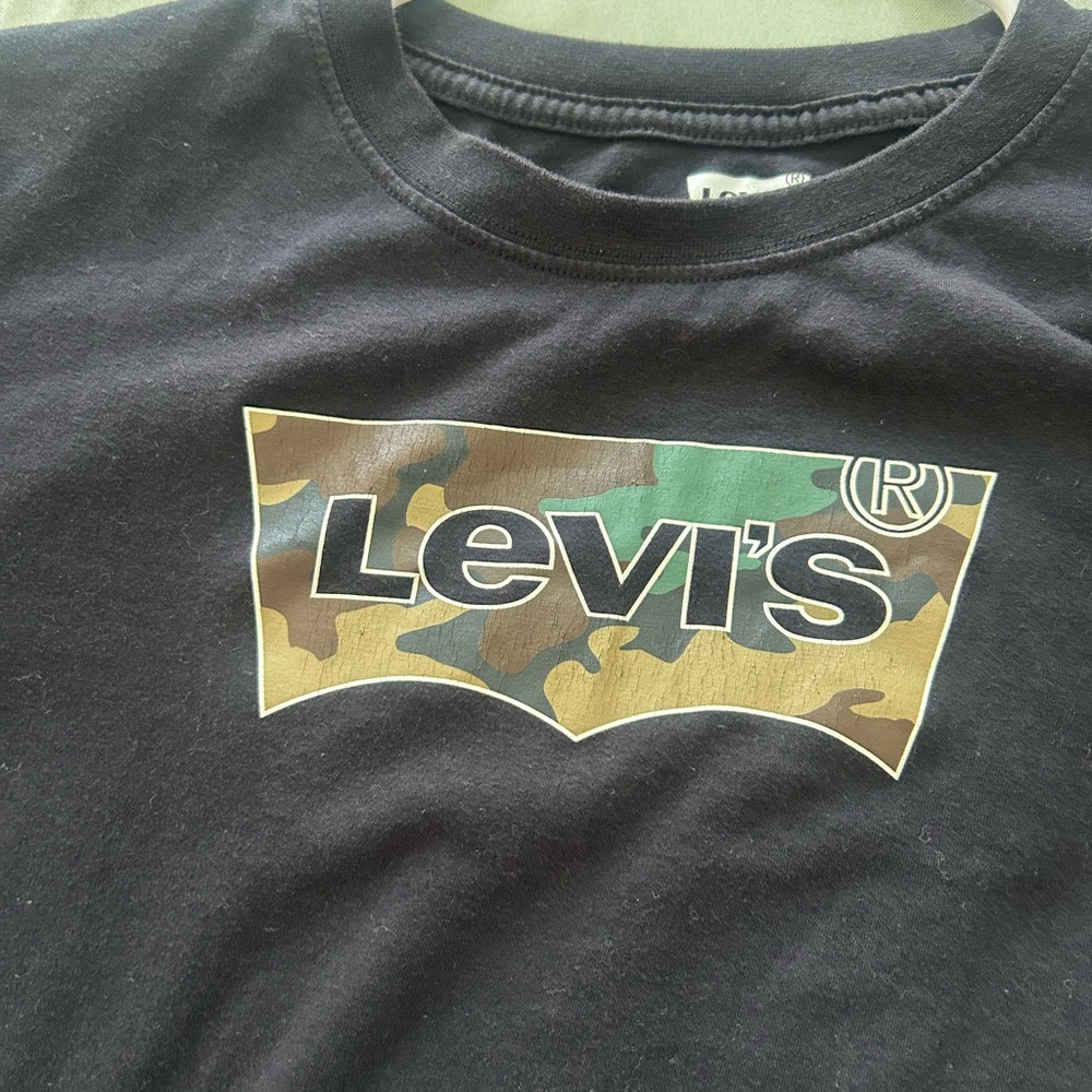 Levi's Black Crew Neck T-Shirt (juniors)